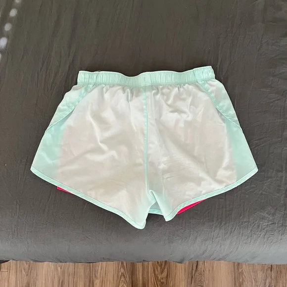 New balance shorts - Picture 3 of 3